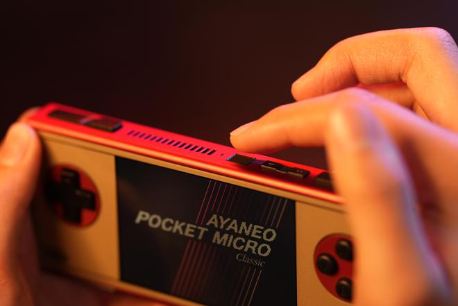 O Pocket MICRO ClassicCQ9电子无摇杆设计纯粹游戏体验：A